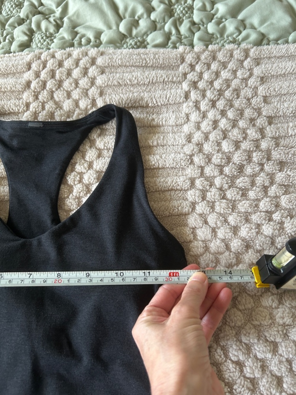 Vuori Black Crop Tank Top - Picture 5 of 6